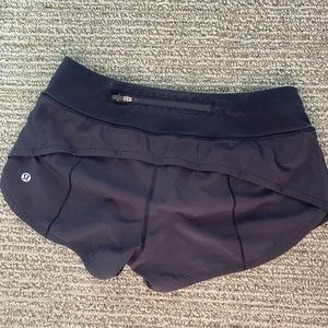 size 4 black lulu shorts